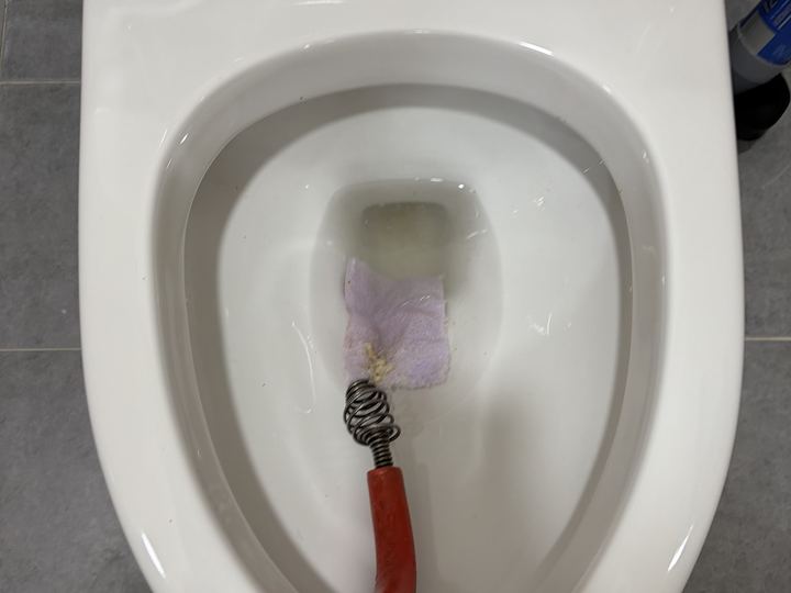 변기 막힘 작업